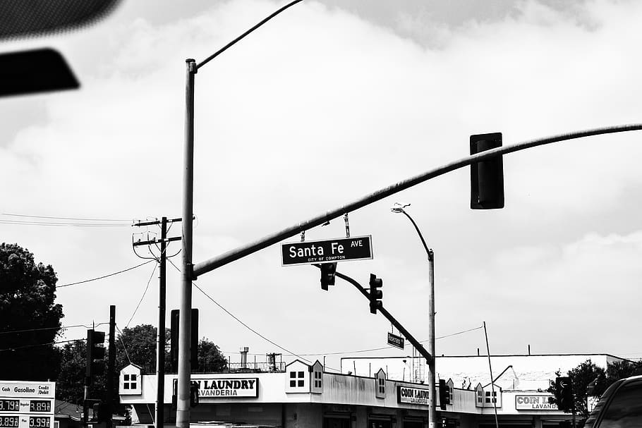 Santa Fe Street Signage, Light, Traffic Light, Road, - Compton Black And White - HD Wallpaper 