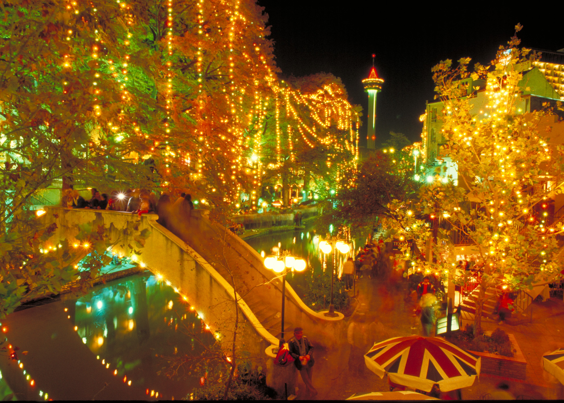 Christmas In San Antonio - San Antonio Riverwalk Christmas Lights 2017 - HD Wallpaper 