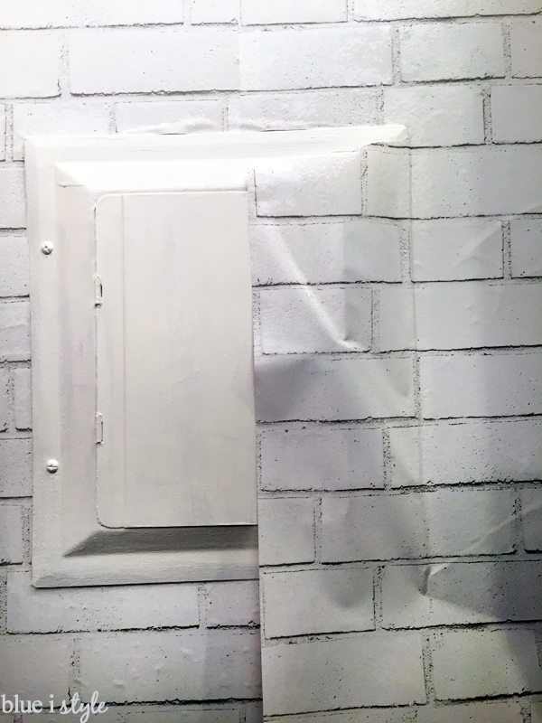 Installing Wallpaper Around Fixtures And Outlets Concrete 600x800