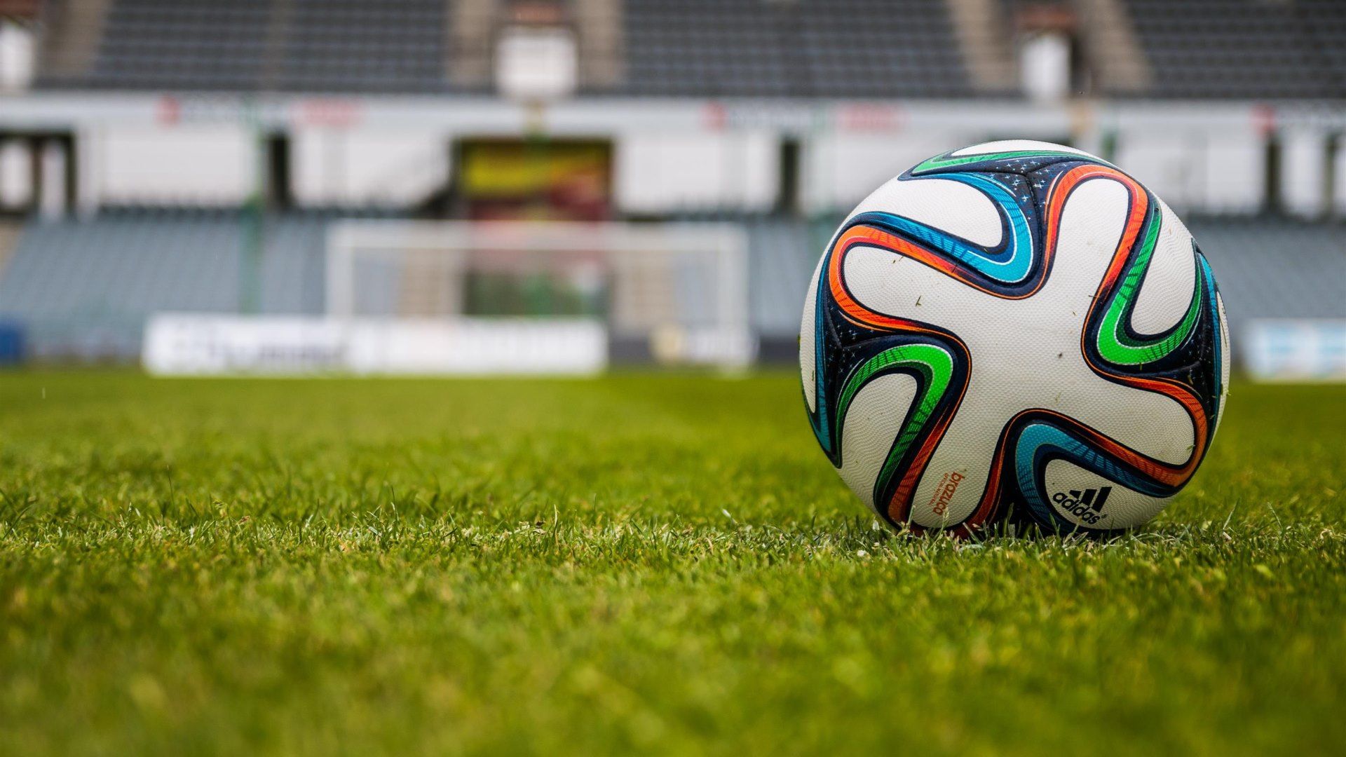 High Resolution Football Wallpapers Group 
 Data-src - Soccer Ball Wallpaper 4k - HD Wallpaper 