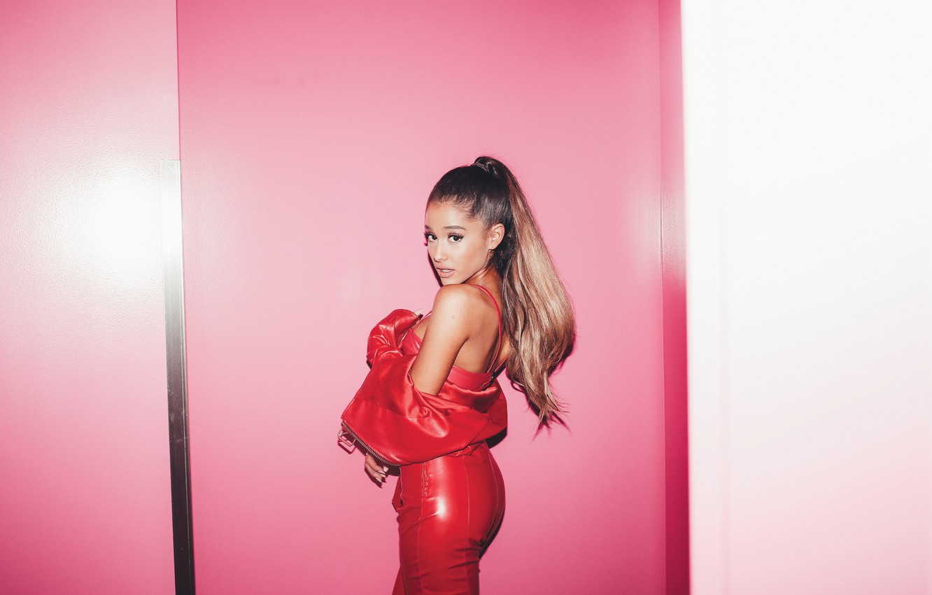 Photo Wallpaper Girl, Singer, Ariana Grande - Ariana Grande April 16 - HD Wallpaper 