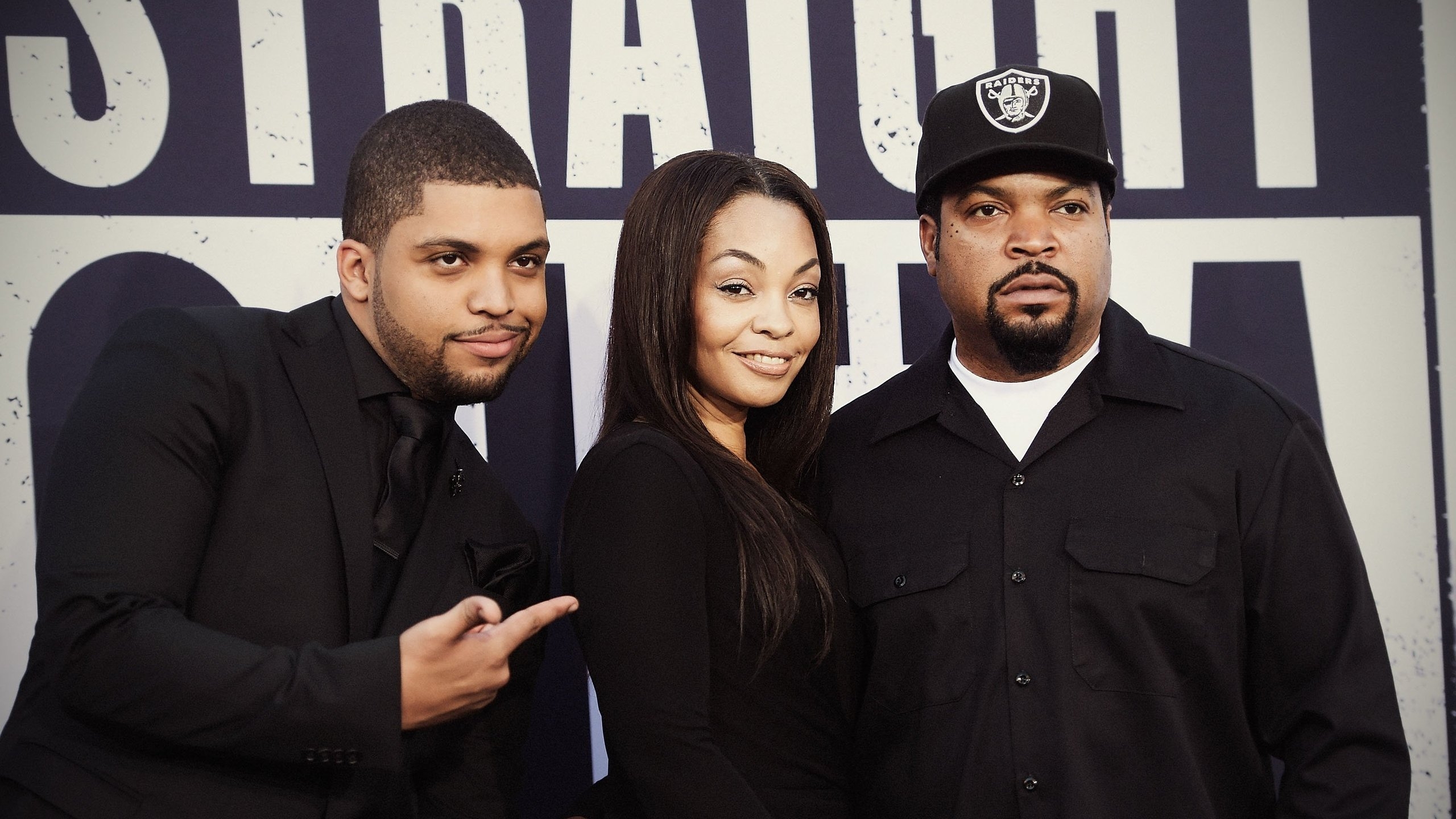 Ice Cube Son And Wife - HD Wallpaper 