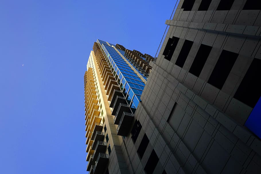 Tampa, Downtown, United States, Up, Sky, Florida, Moon, - Skyscraper - HD Wallpaper 