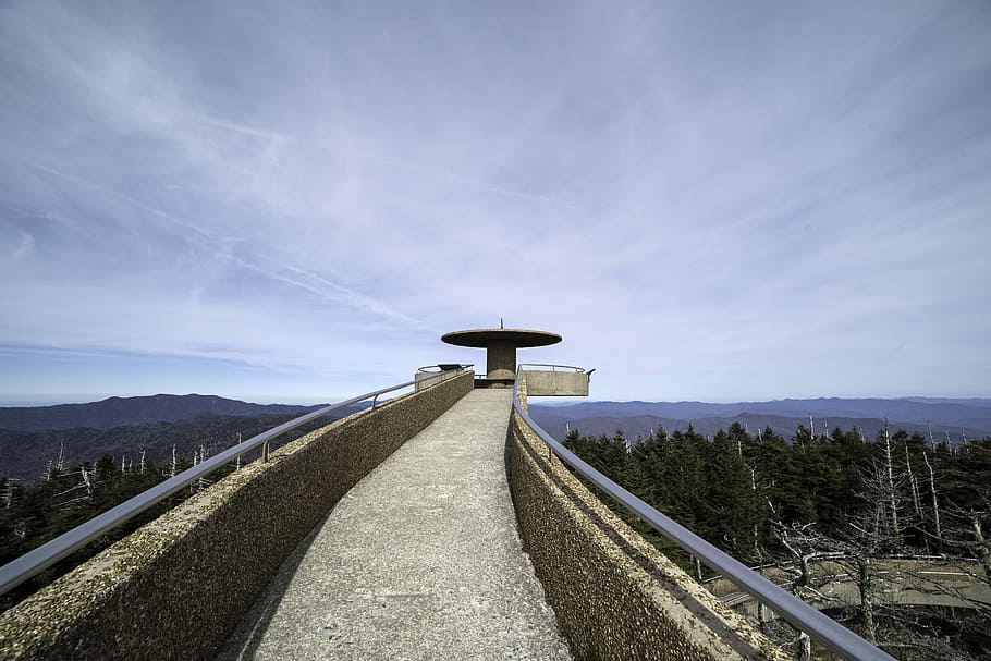 Path To The Top Of The Tower Under The Sky At Clingman - Tree - HD Wallpaper 