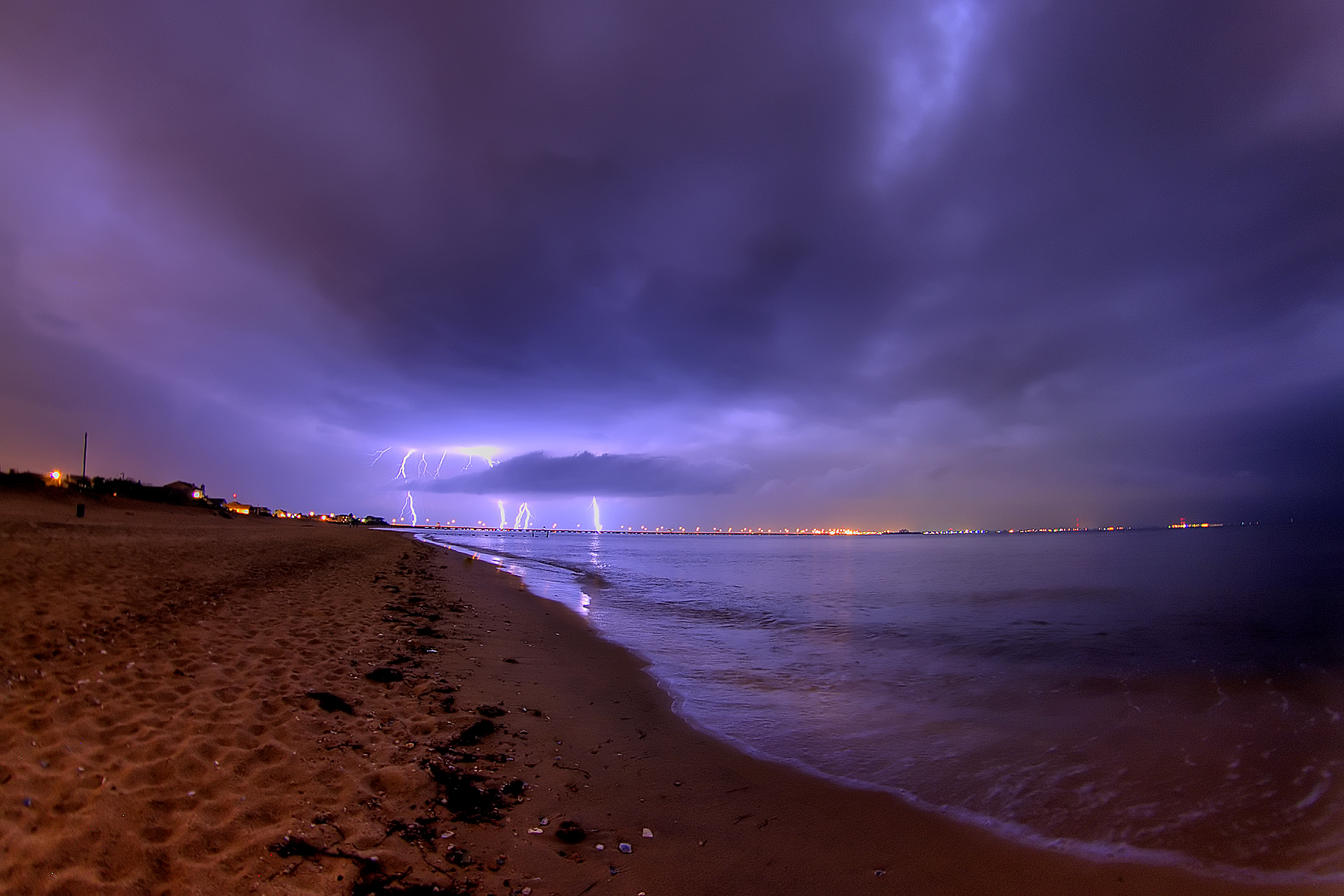 Eight People Are Injured In Lighting At Florida Beach - Lighting On The Beach - HD Wallpaper 