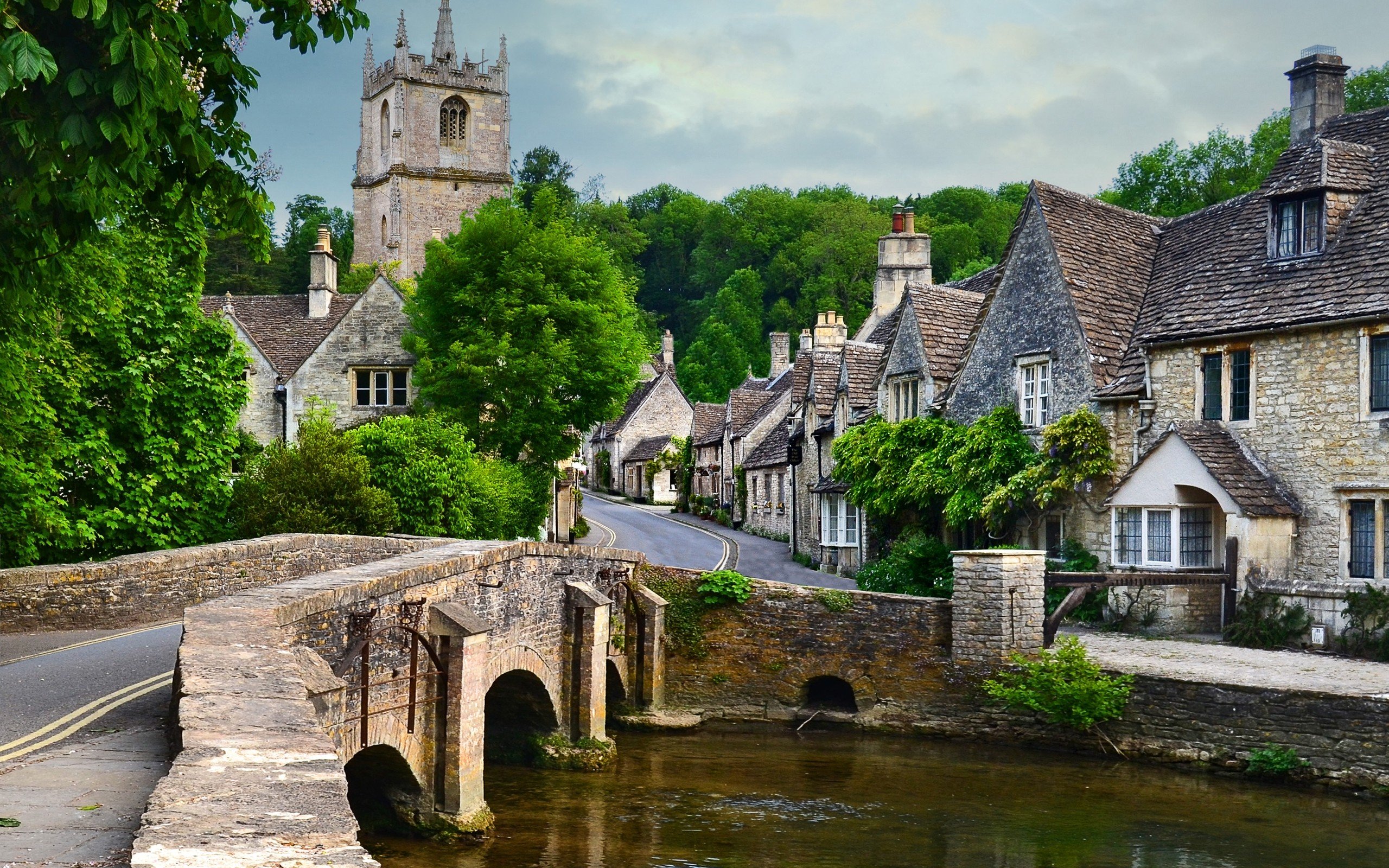 Castle Combe Village In England Wallpaper - Castle Combe - HD Wallpaper 