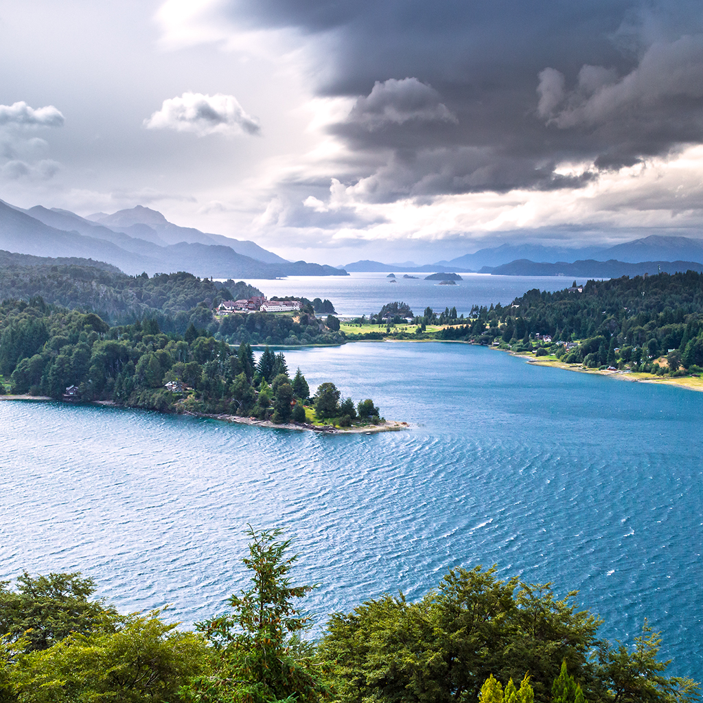 Patagonian Lake Nahuel Huapi - HD Wallpaper 