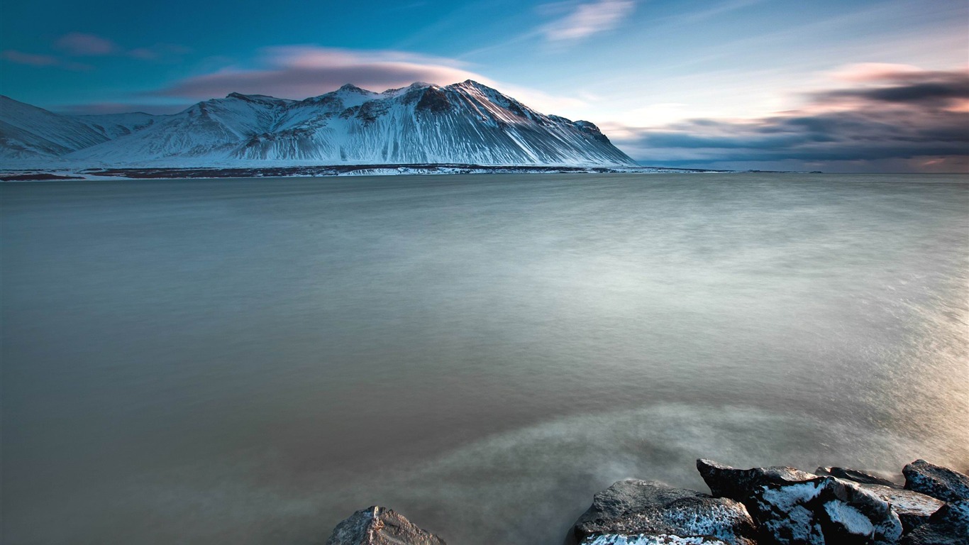 Mountain In The Ocean-hd Desktop Wallpaper2013 - Iceland Background - HD Wallpaper 