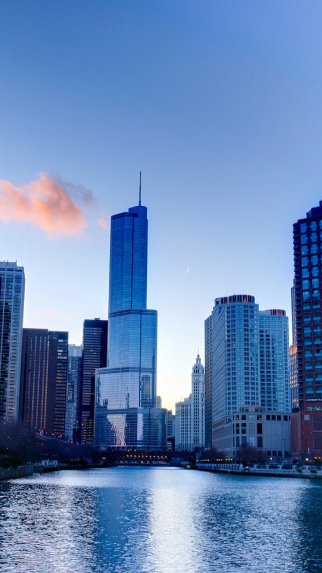 Morning In Illinois Iphone Wallpaper - Chicago River - HD Wallpaper 