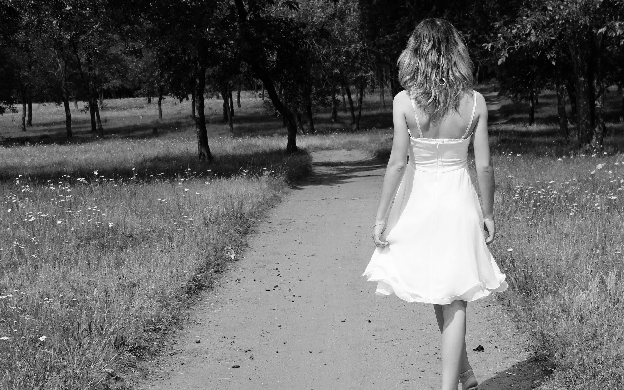 Berambut Perang, Jalan, Berjalan, Pakaian, Belakang, - Don T Walk Away From An Argument - HD Wallpaper 