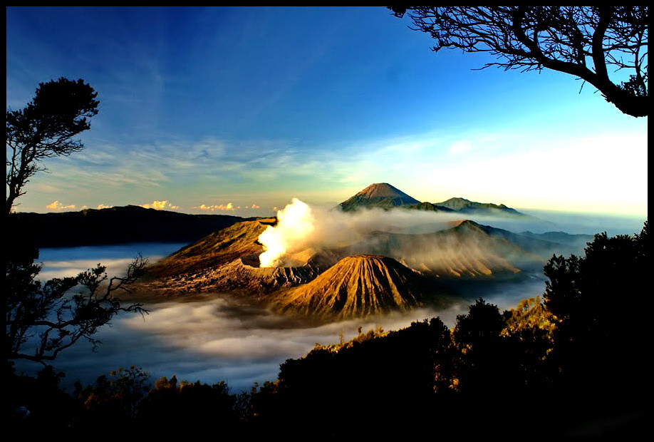 Mount Bromo - HD Wallpaper 