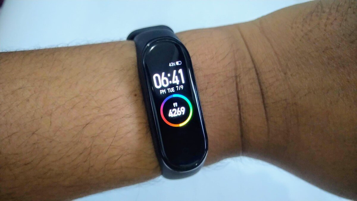 Xiaomi Mi Band 4 - HD Wallpaper 