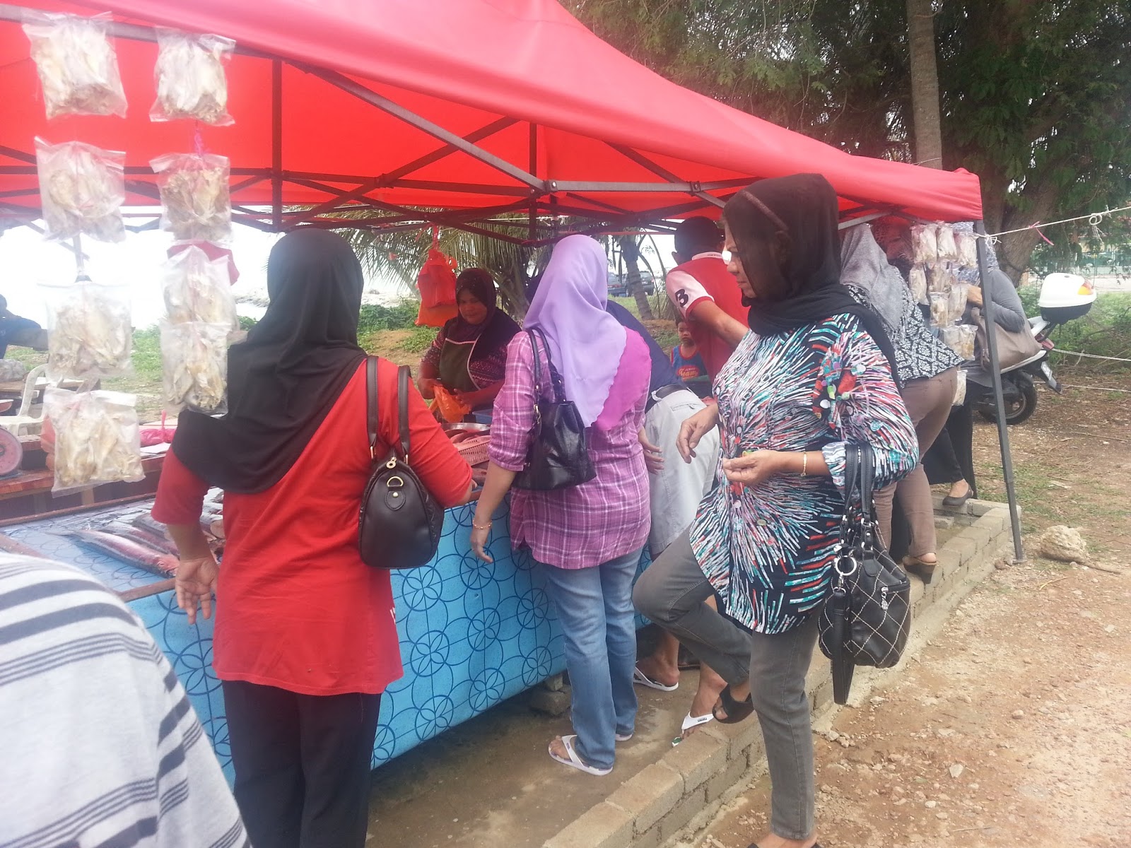 Bazaar - HD Wallpaper 