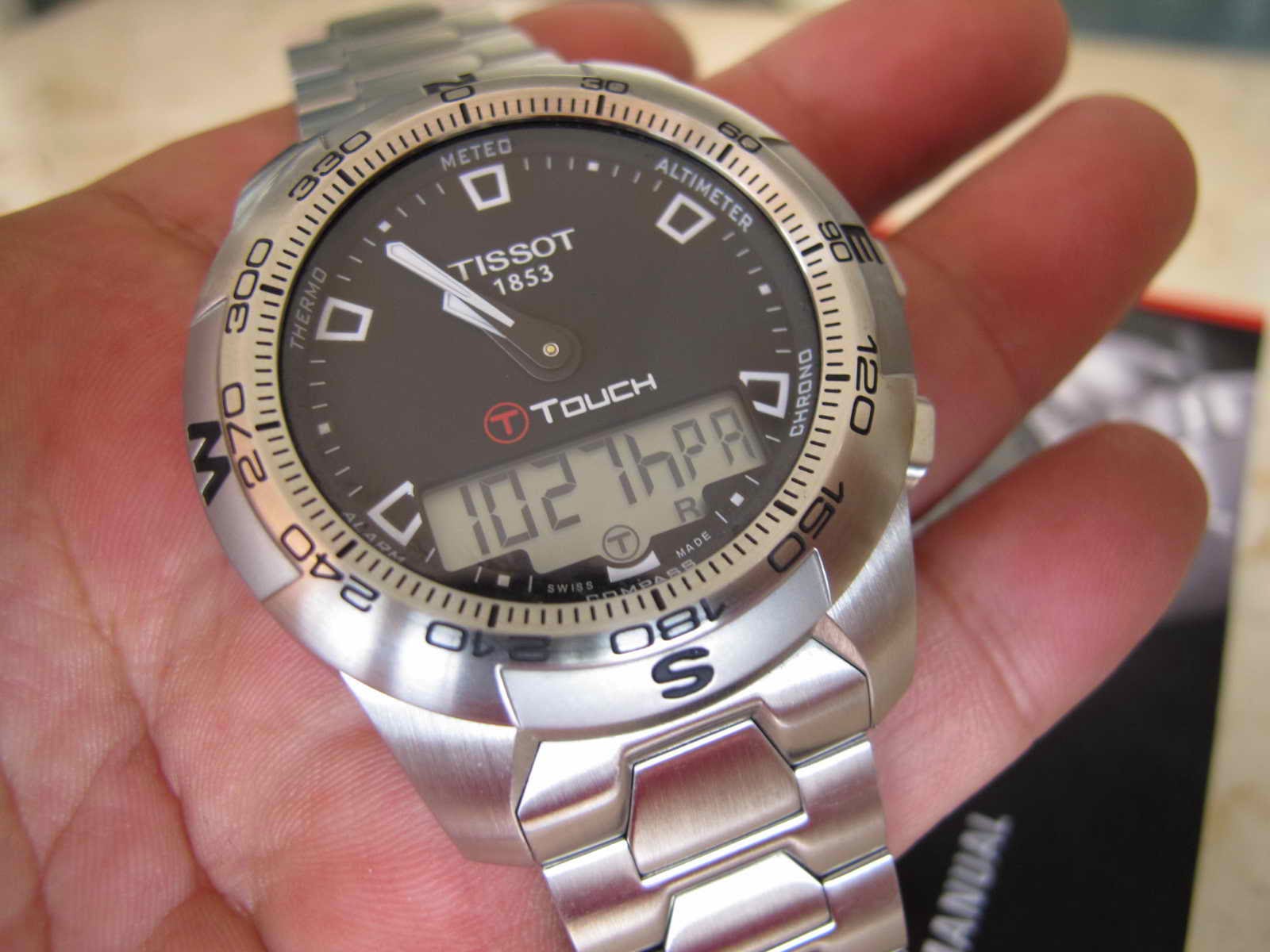 Analog Watch - HD Wallpaper 