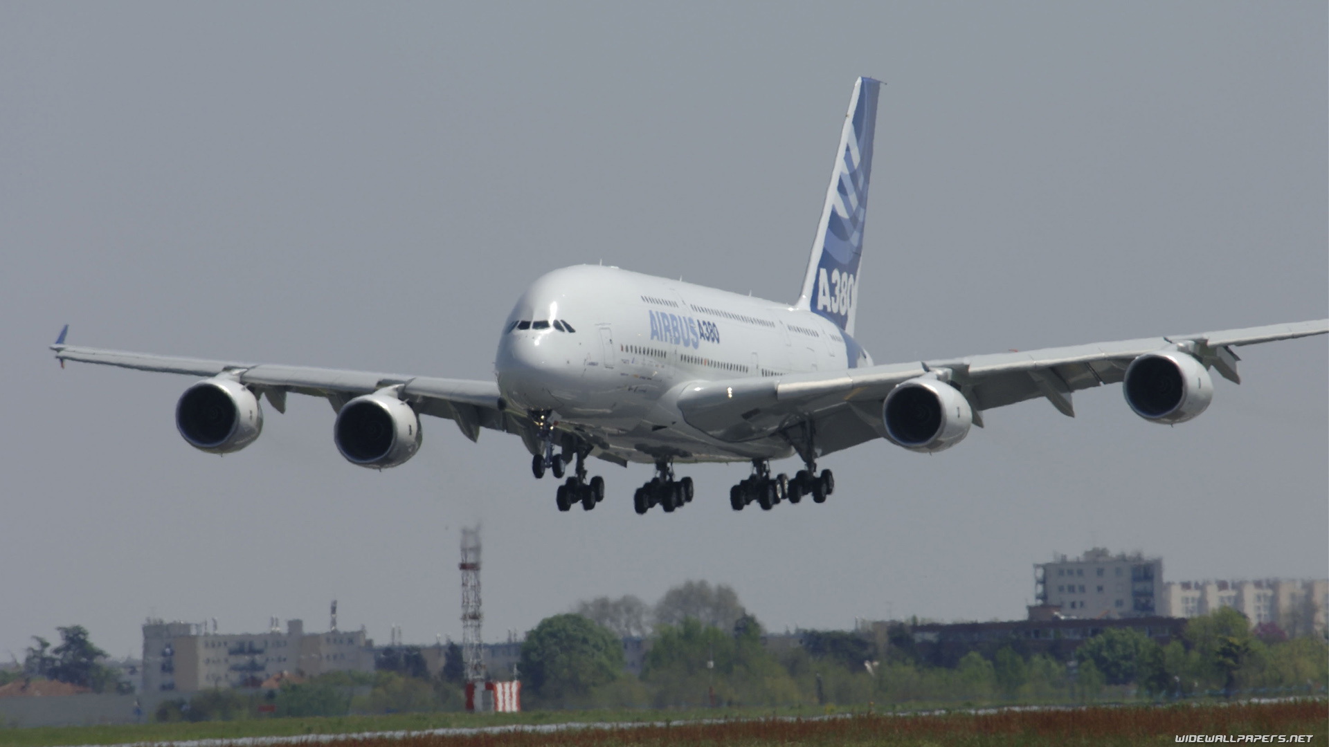 Airbus A380 - HD Wallpaper 