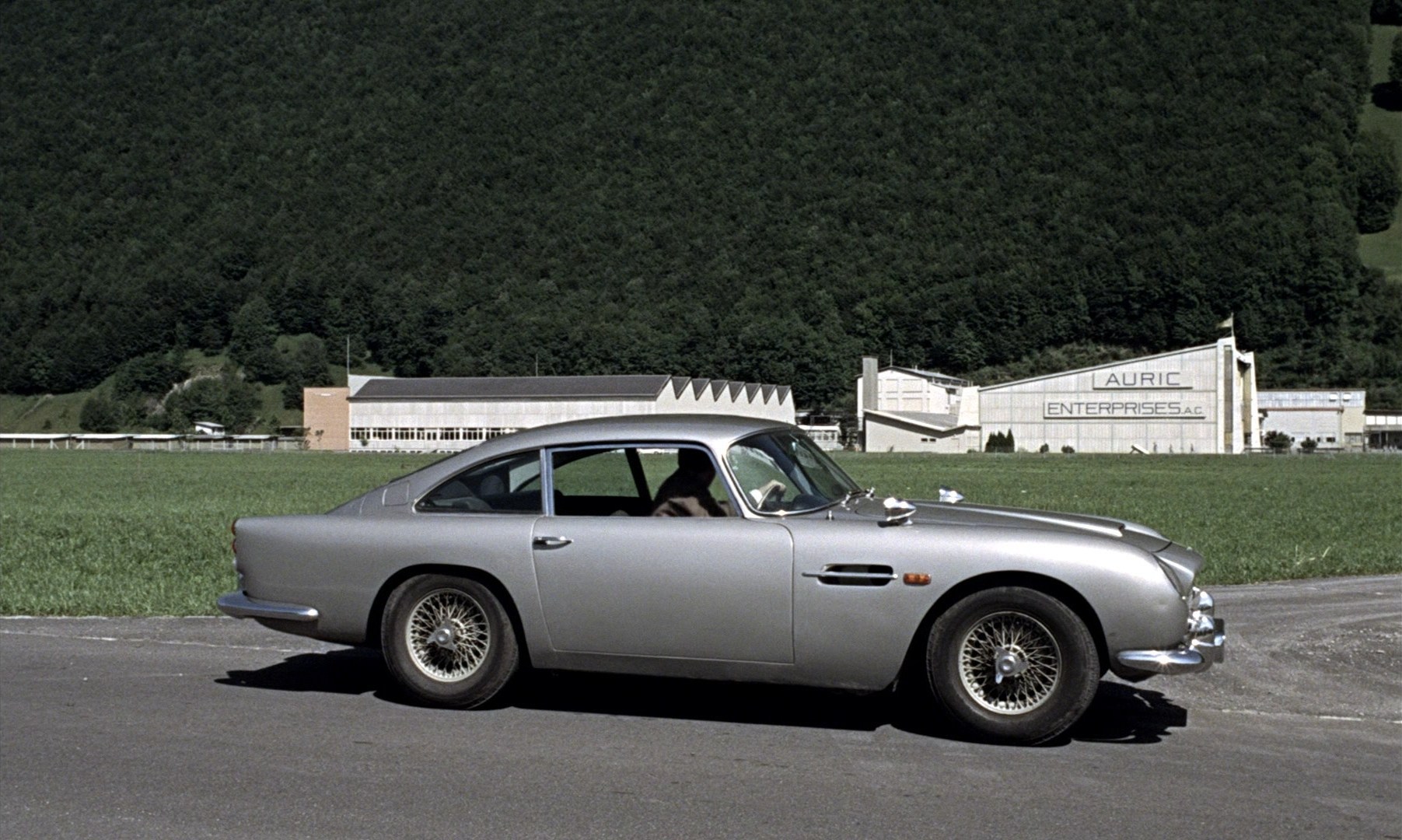 Aston Martin Db5 Wallpapers Vehicles Hq Pictures Skyfall - James Bond Car Color - HD Wallpaper 