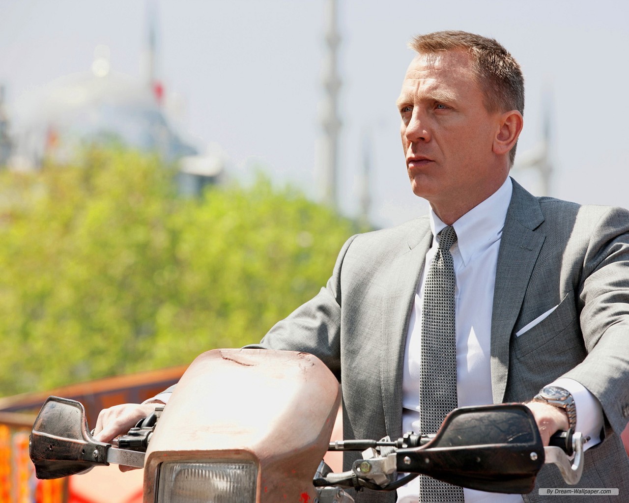 Free Movie Wallpaper - Grey Tom Ford Suit - HD Wallpaper 