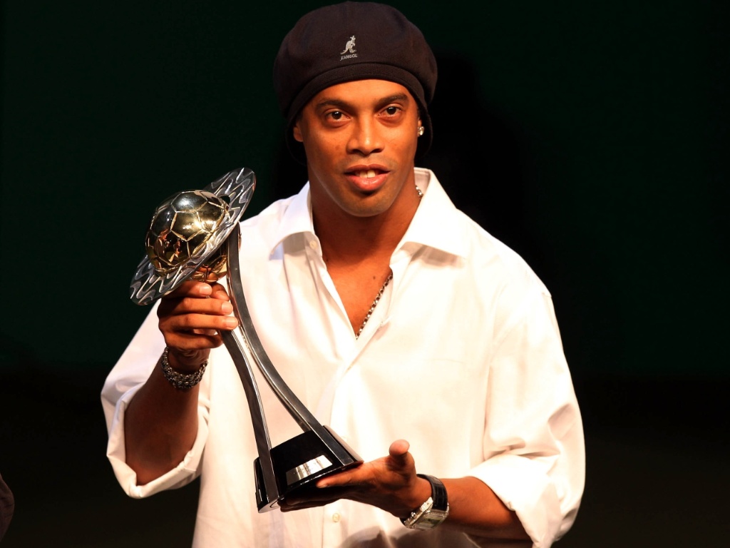 Ronaldinho - HD Wallpaper 
