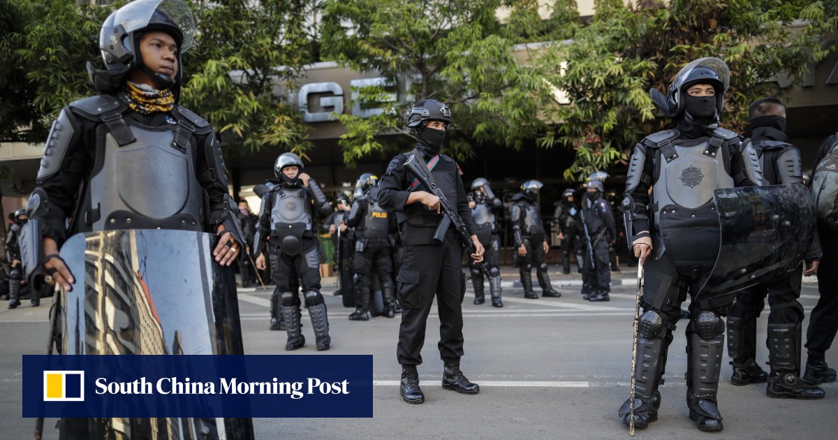 Indonesian Riot Police - HD Wallpaper 