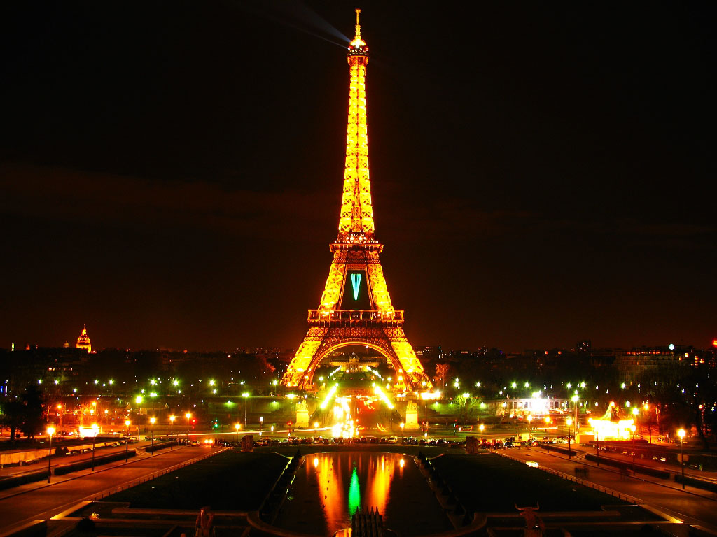 Eiffel Tower - HD Wallpaper 