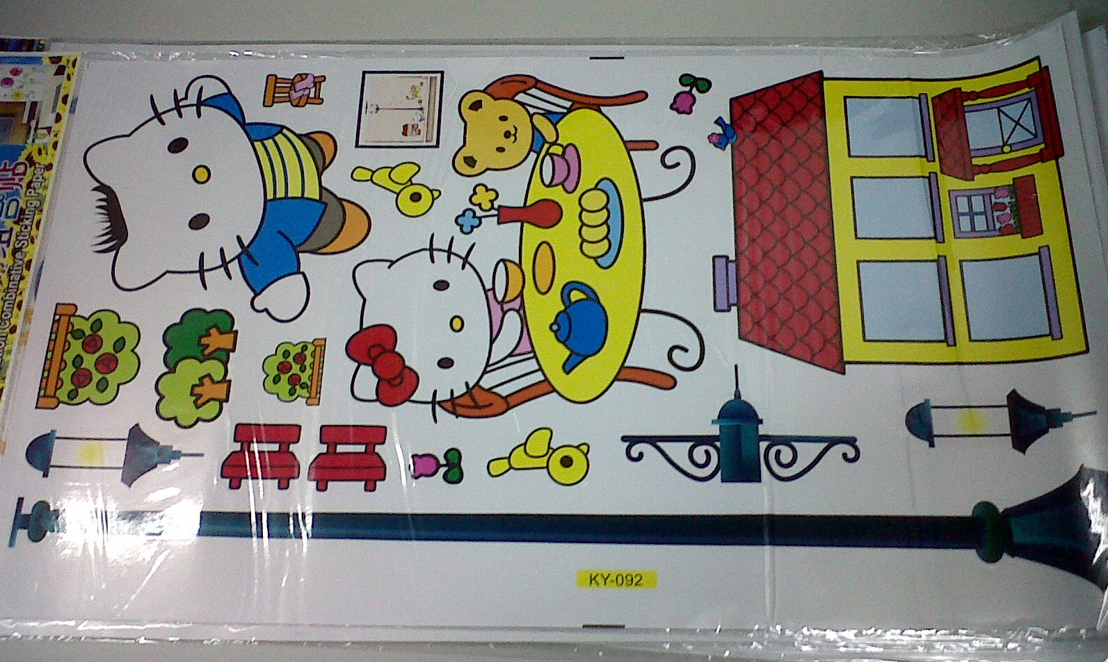 Stiker Dinding Kamar Hello Kitty - HD Wallpaper 