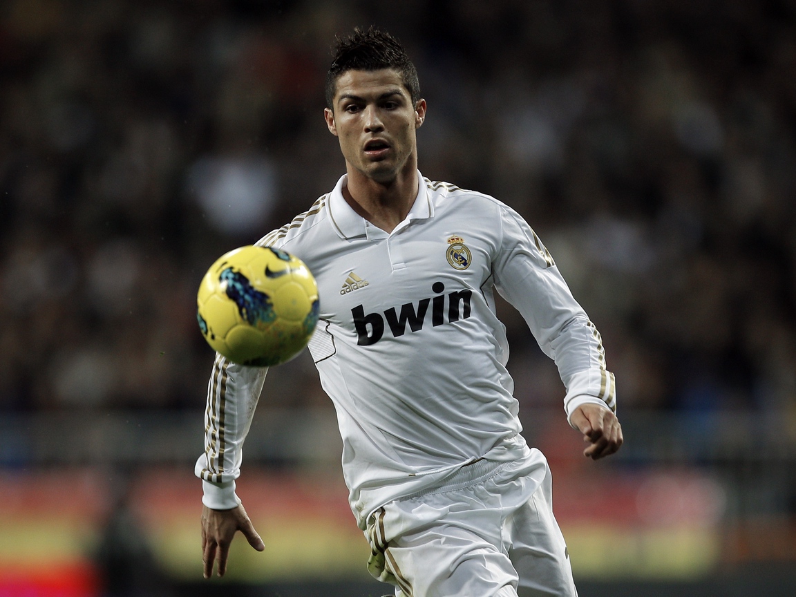 Wallpaper Cristiano Ronaldo, Real Madrid, Football - Cristiano Ronaldo 2011 2012 - HD Wallpaper 