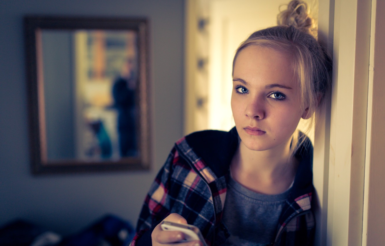 Photo Wallpaper Look, Portrait, Iphone, Teen Girl - Teen Girl - HD Wallpaper 