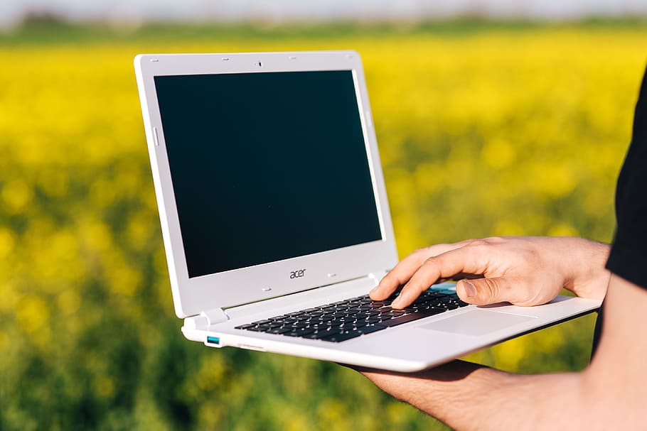 Person Holding Acer Laptop, Laptop, Computer, Computer, - University Admission - HD Wallpaper 