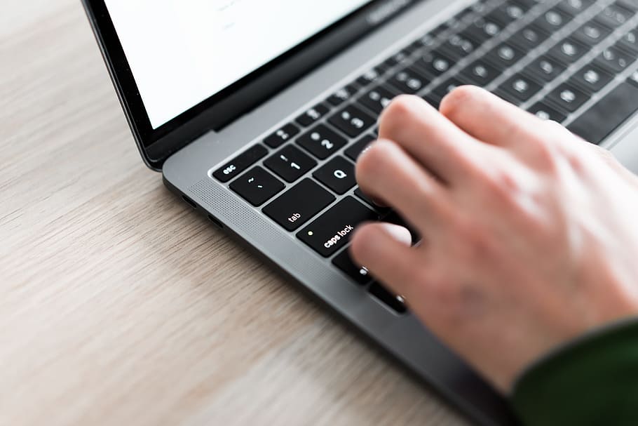 Freelance Man Typing On His Laptop Close Up, Agency, - Man Typing On Laptop - HD Wallpaper 