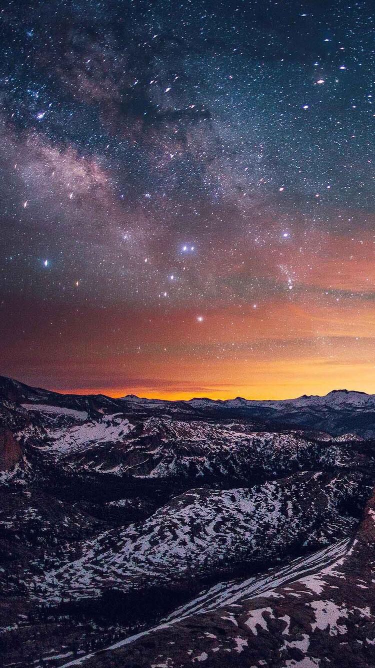 Mountains Iphone Wallpaper Hd - HD Wallpaper 