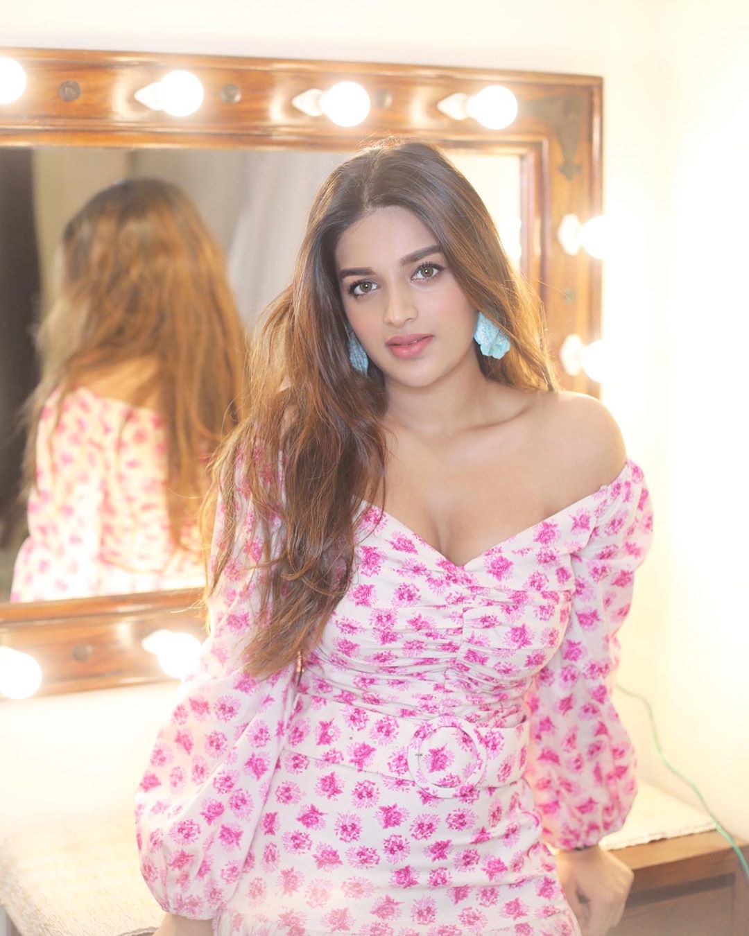 Beautiful Nidhhi Agerwal Hot Pics - Nidhhi Agerwal Hot Hd - HD Wallpaper 