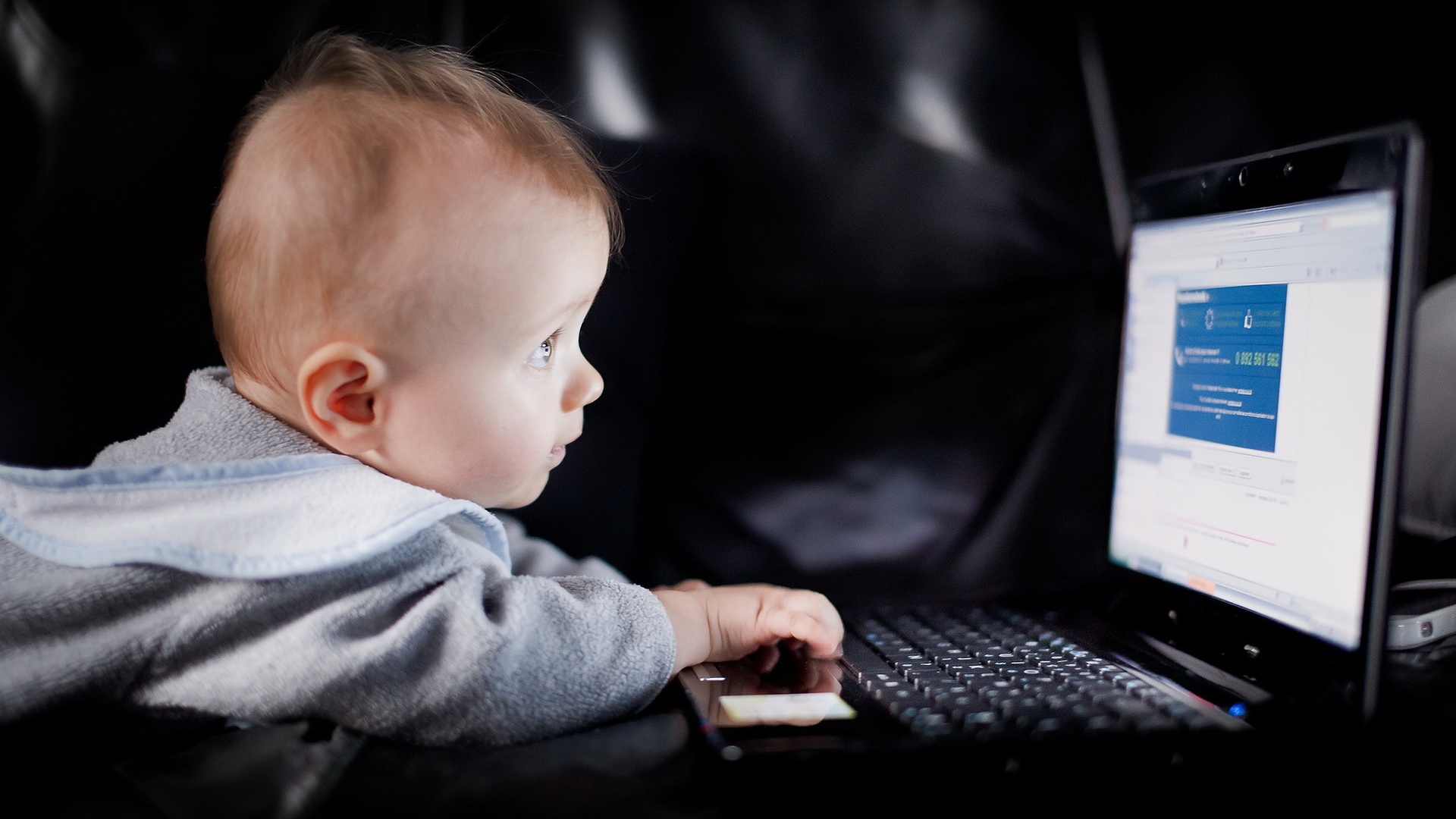 Desktop Baby Wallpaper Hd - HD Wallpaper 