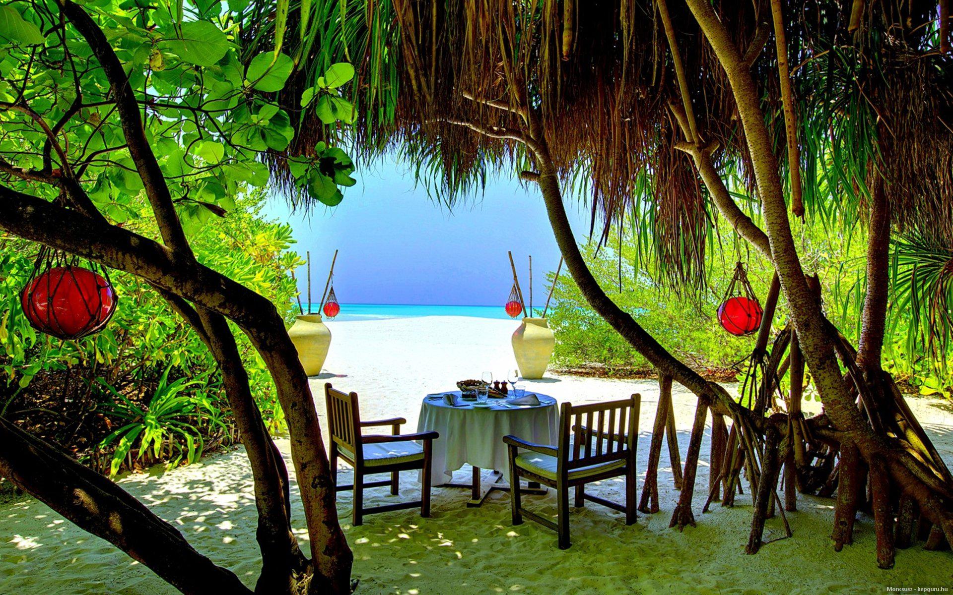Hd Summer Beach Photo Gallery Wallpaper - Maldives Lunch - HD Wallpaper 