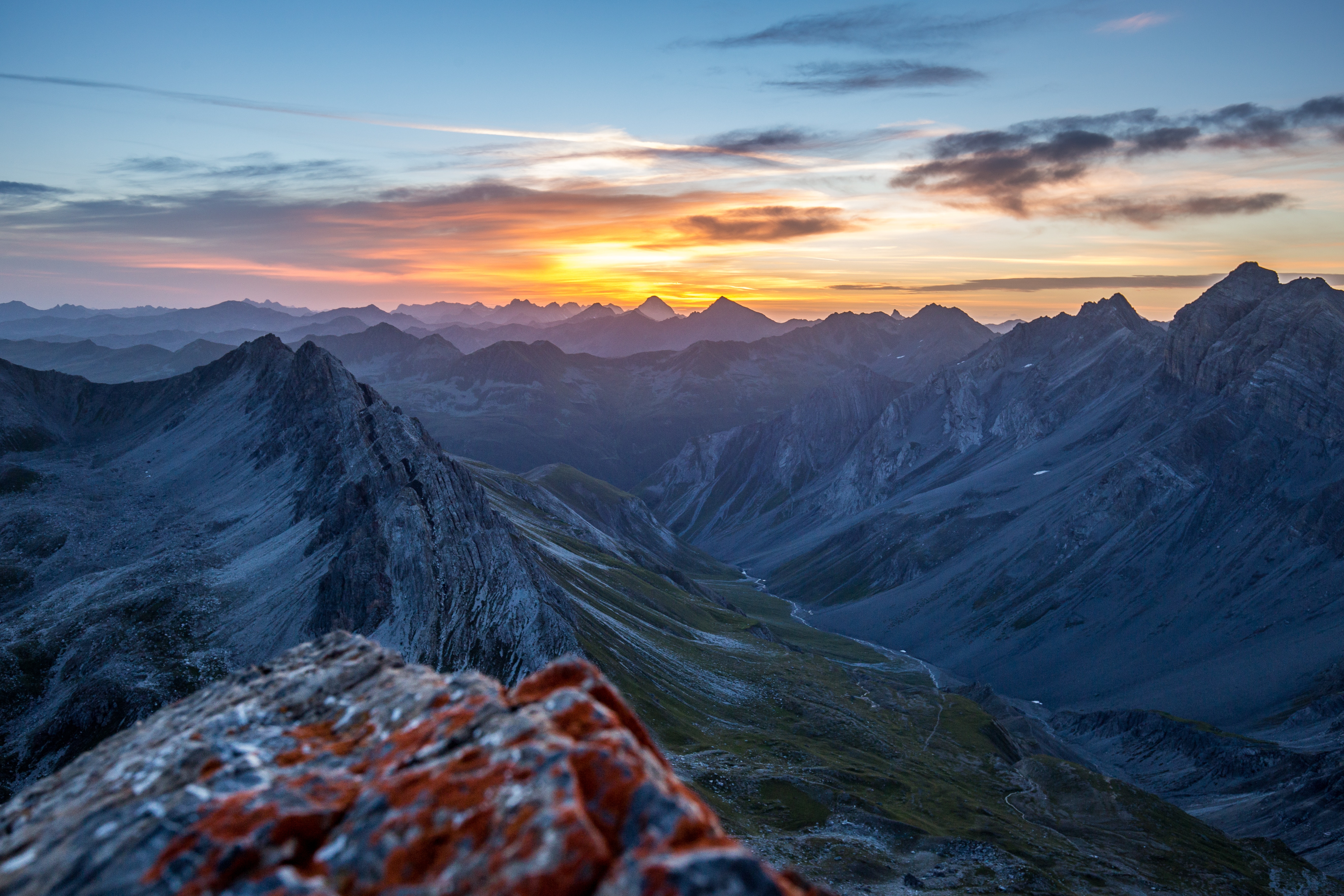 Chrachenhorn Switzerland - HD Wallpaper 