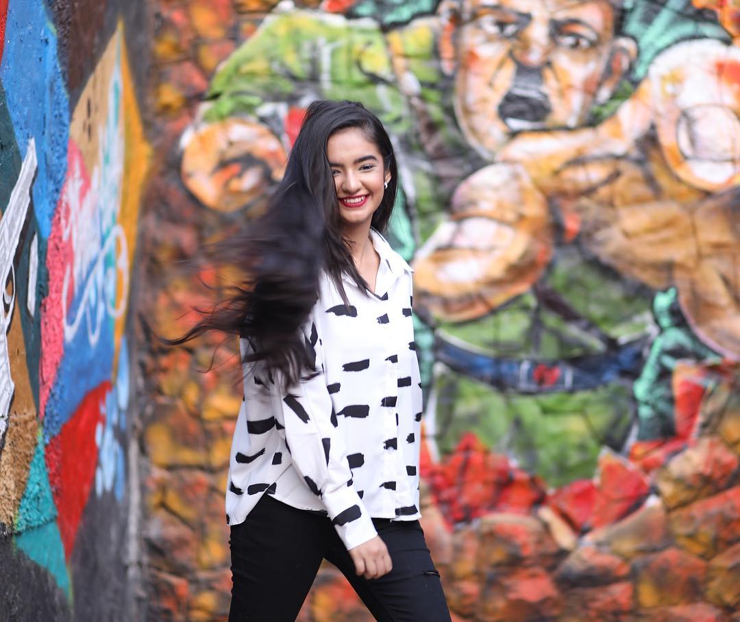 Love Wallpaper Anushka Sen - HD Wallpaper 