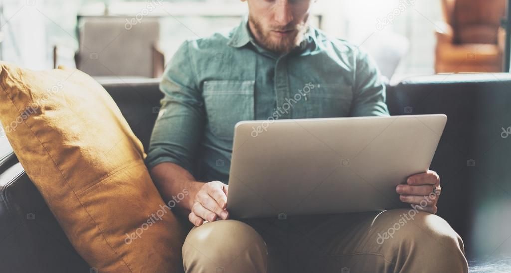 Watch The Unique Creative Desktop Wallpaper Ideas - Men Sofa Notebook - HD Wallpaper 