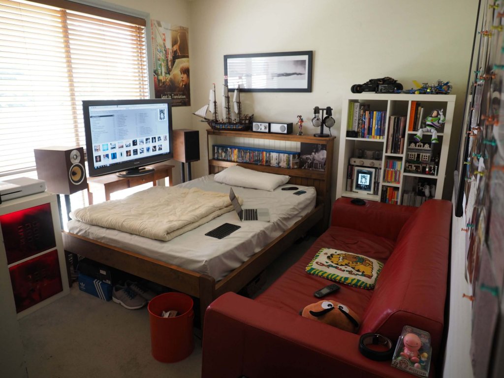 Nice Bedroom Ideas For Gamers With Cozy Design