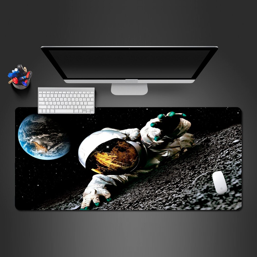 Astronaut Crawling On Moon - HD Wallpaper 