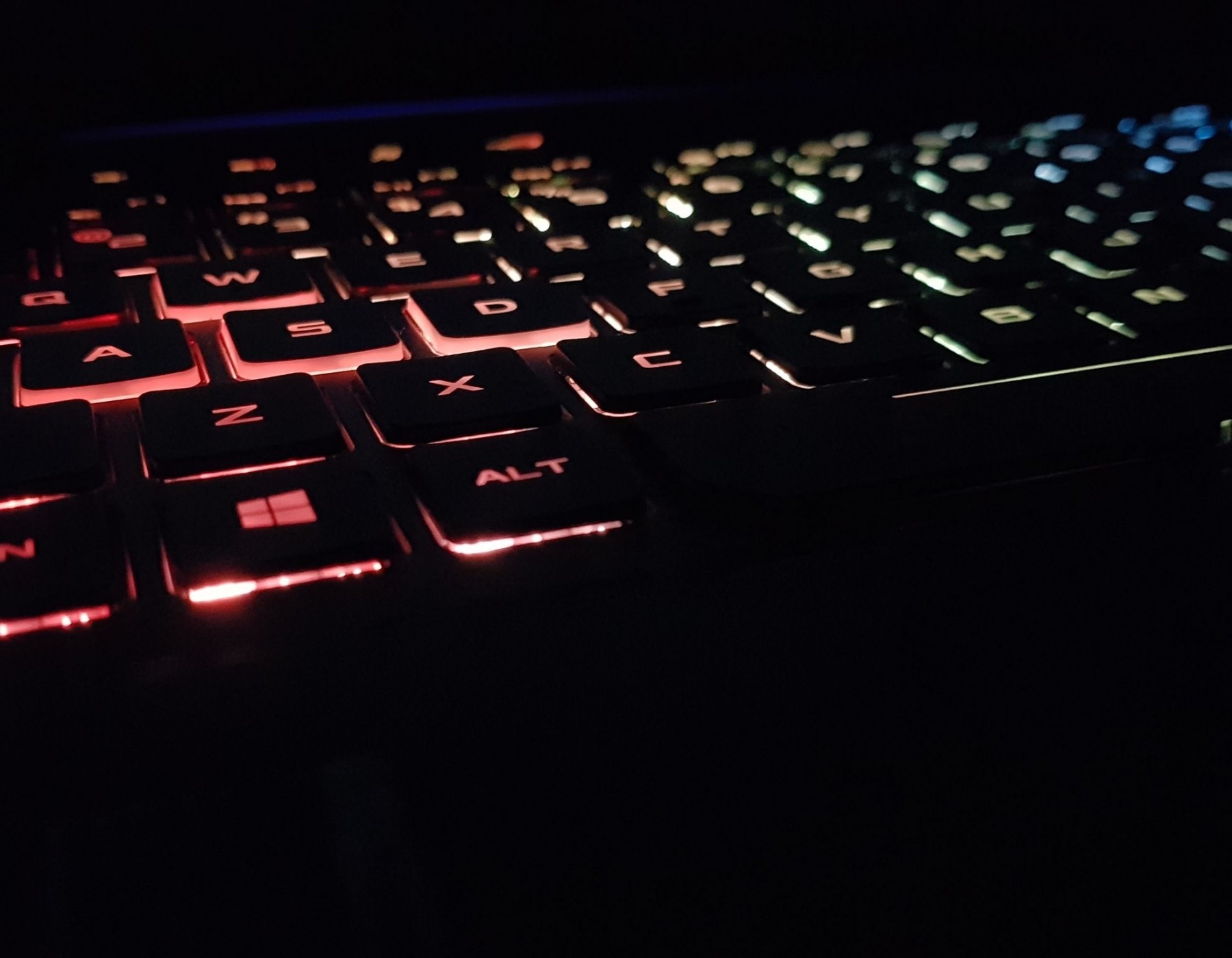 Rgb Keyboard, Republic Of Gamers - Para Fondos De Pantalla De Jugadores Laptop - HD Wallpaper 