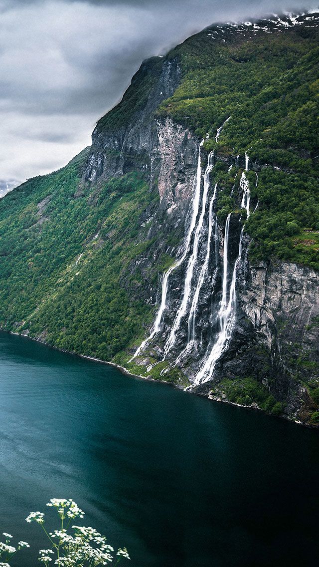Geirangerfjord, Seven Sisters Waterfall - HD Wallpaper 
