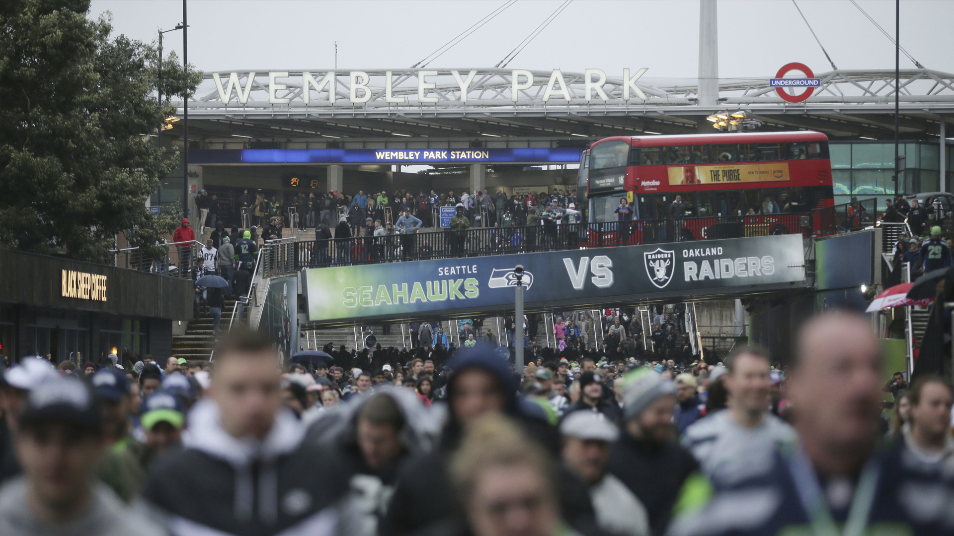 Raiderslondon - Crowd - HD Wallpaper 