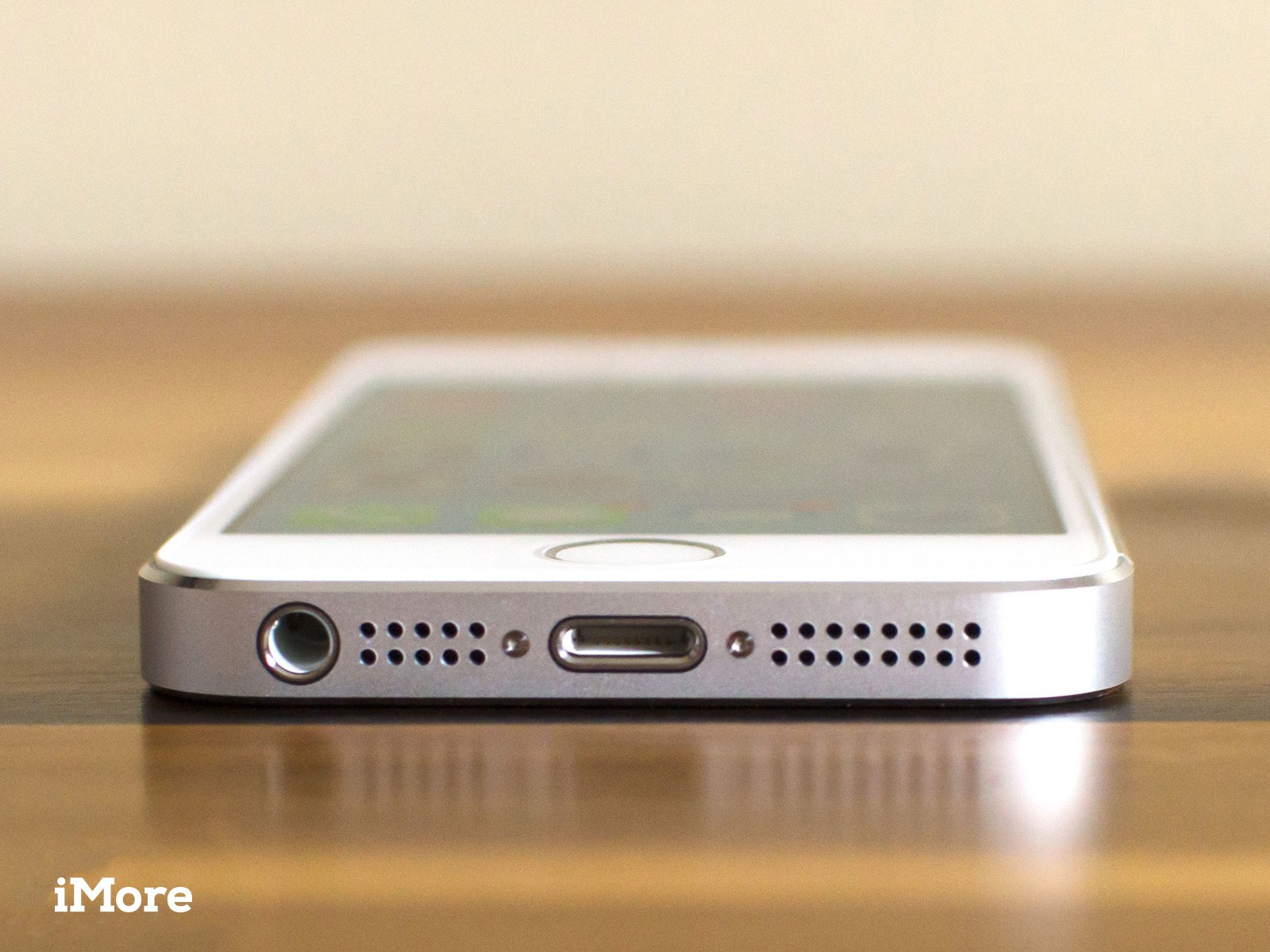 How To Replace A Blown Loud Speaker In An Iphone 5s - Iphone Se Close Up - HD Wallpaper 