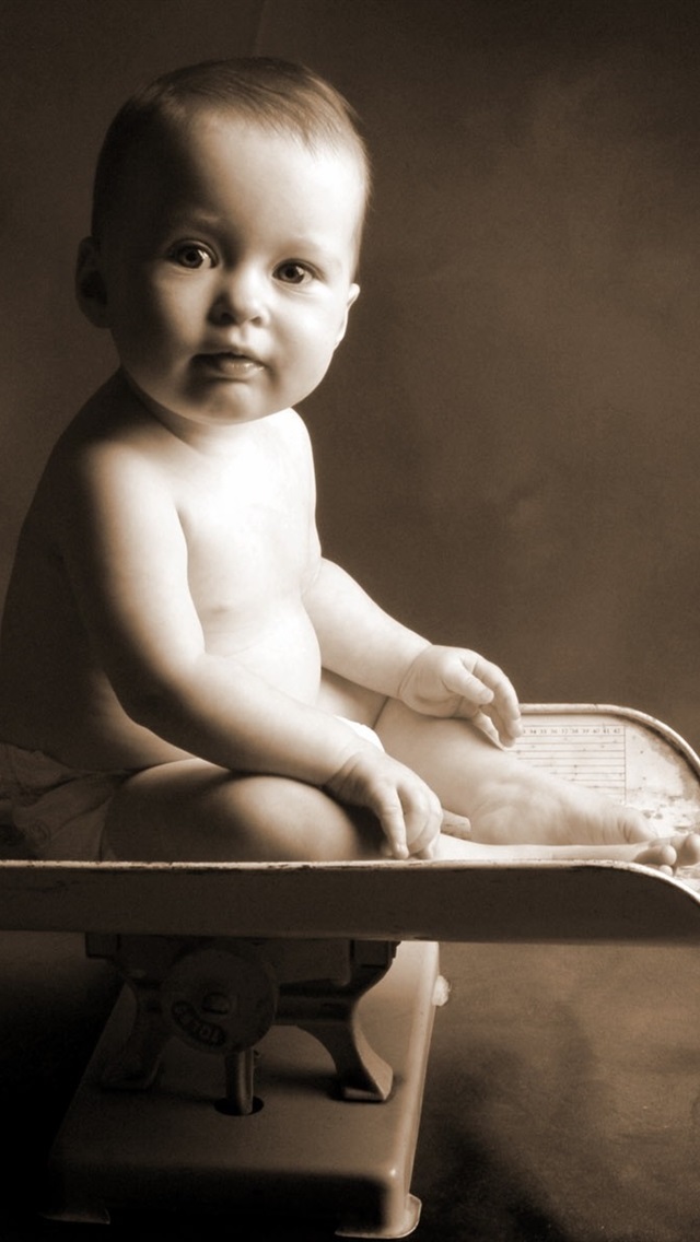Iphone Wallpaper Cute Baby Sitting - Boy Innocent Cute Baby Wallpaper Hd - HD Wallpaper 